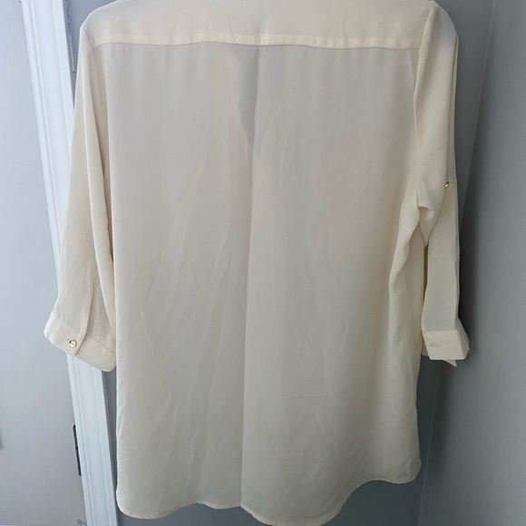 [💙🆓] Must have — Cream short sleeve polyester blouse with gold accents - Picture 12 of 12